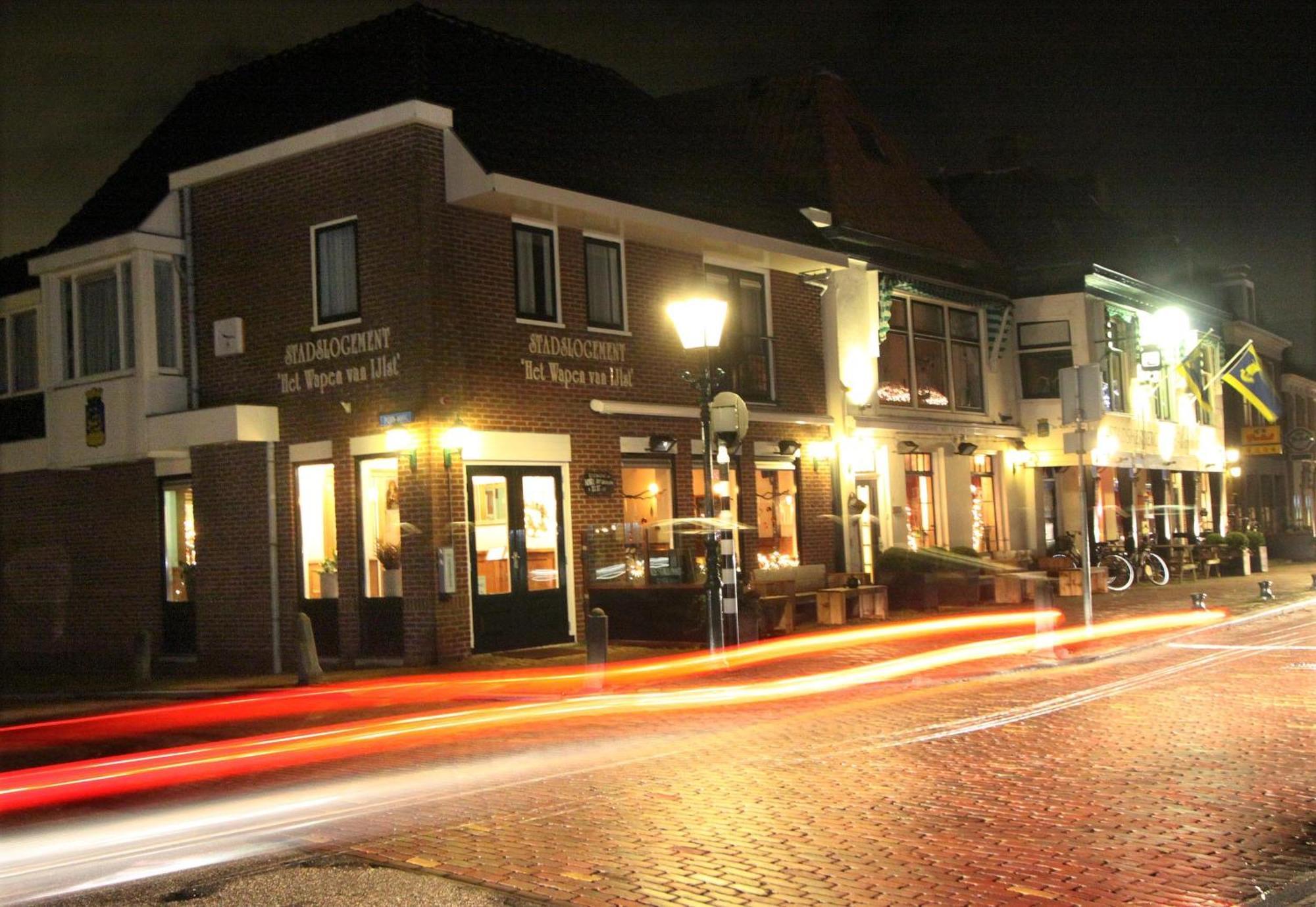 Stadsherberg 'Het Wapen Van Ijlst' IJlst Exterior foto