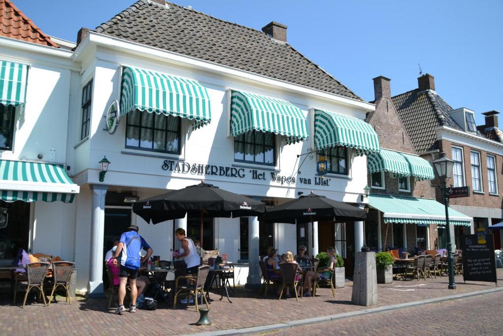 Stadsherberg 'Het Wapen Van Ijlst' IJlst Exterior foto